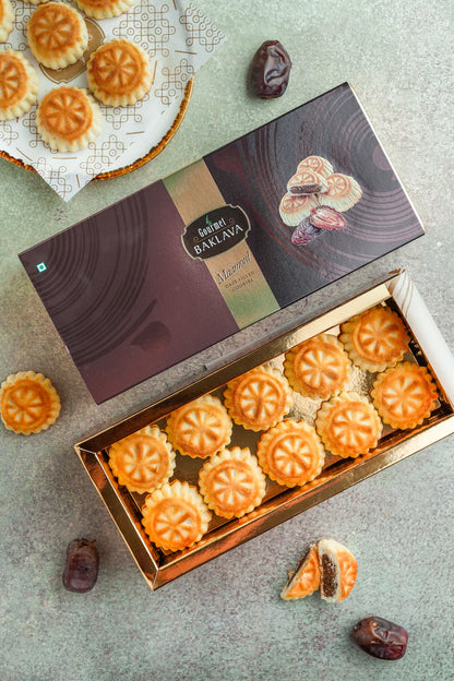 Mother's day Love Combo - Gourmet Dates Maamoul with Assorted Nest Baklava - 16pieces